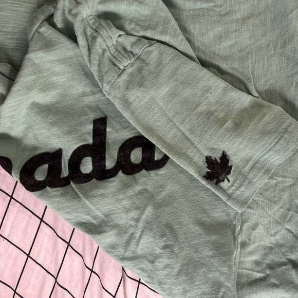 Canadiana Adult Gender Inclusive Short-sleeve Tee T-Shirt in Green, Size XS - Picture 3 of 4